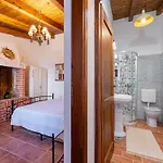 Charming With Private Garden & Bbq