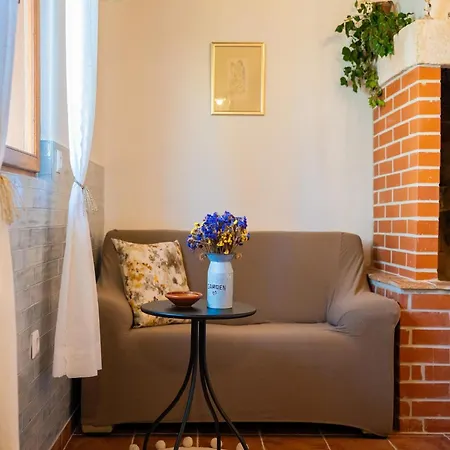Charming With Private Garden & Bbq Ferienhaus *