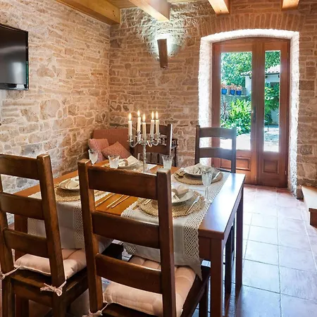 Ferienhaus Charming With Private Garden & Bbq *