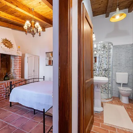 Charming With Private Garden & Bbq