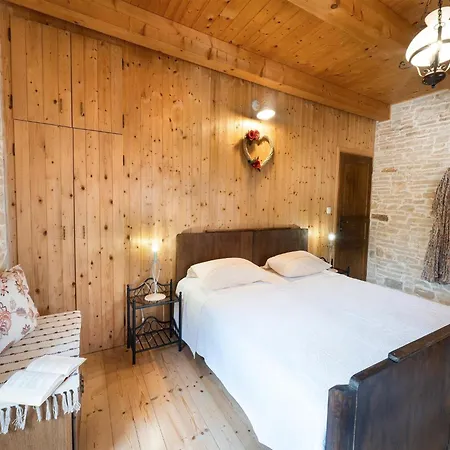 Ferienhaus Charming With Private Garden & Bbq Barban