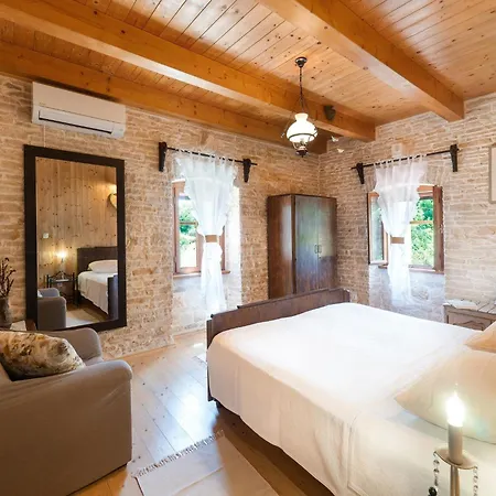 Ferienhaus Charming With Private Garden & Bbq *