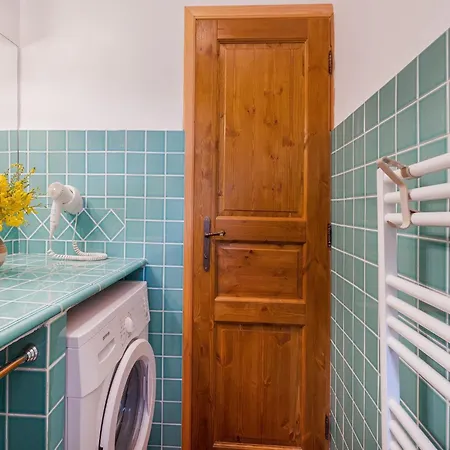 Ferienhaus Charming With Private Garden & Bbq