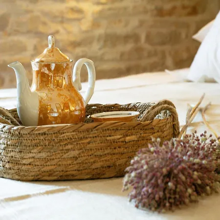 Charming With Private Garden & Bbq Ferienhaus