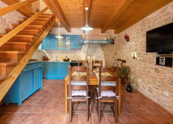 Charming With Private Garden & Bbq Holiday home
