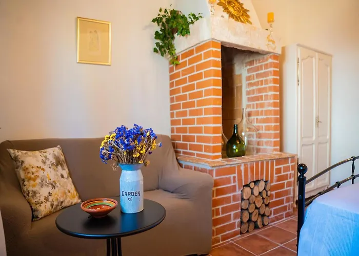 Ferienhaus Charming With Private Garden & Bbq *