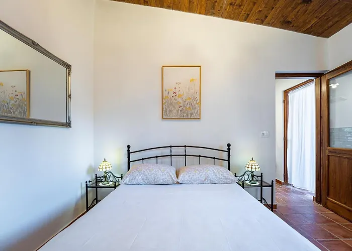 Holiday home Charming With Private Garden & Bbq Barban
