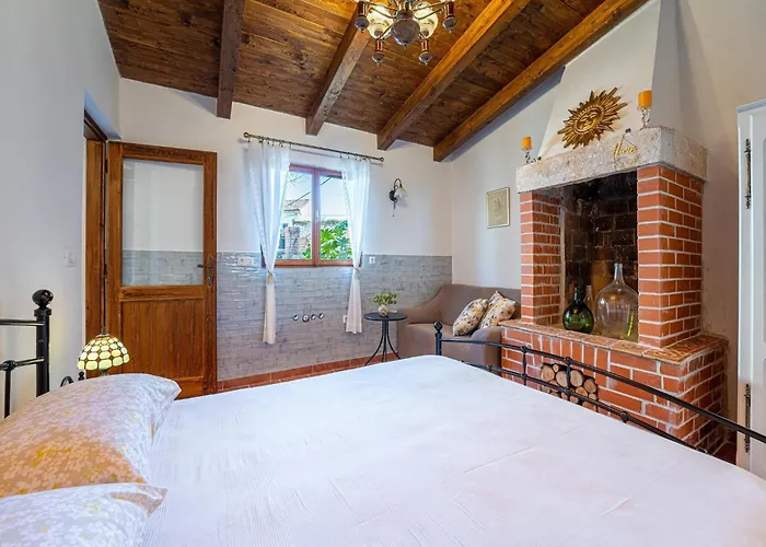 Charming With Private Garden & Bbq Holiday home Barban